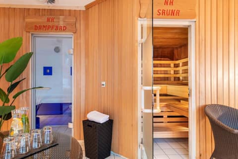 NH Hamburg Altona — recepcion & lobby