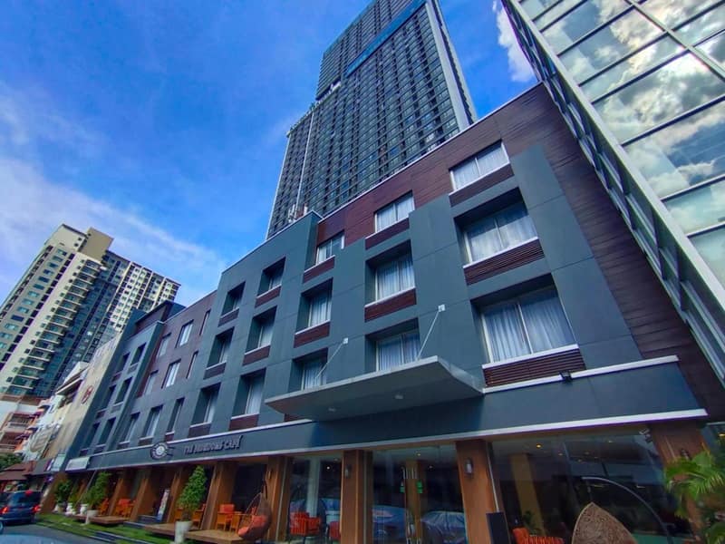 The Bedrooms Boutique Hotel Bangkok — building