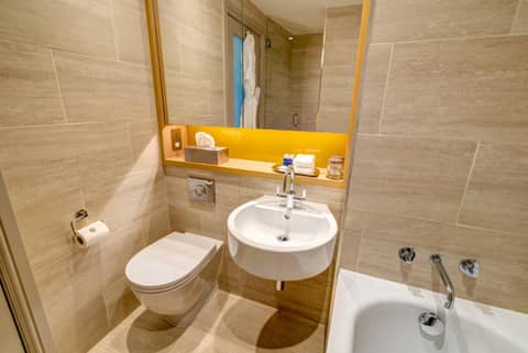 Apex Grassmarket Hotel — bathroom