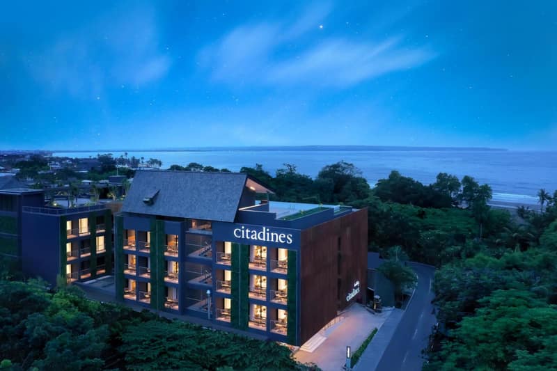 Citadines Berawa Beach Bali Resort — building