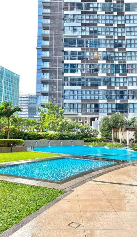 Uptown Parksuites — recepcion & lobby