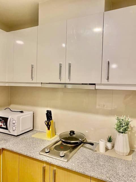 Uptown Parksuites — kitchen
