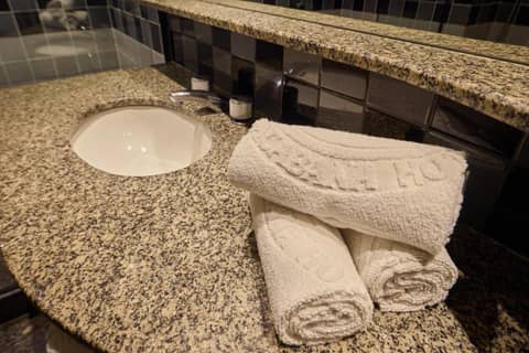 South American Copacabana Hotel — bathroom