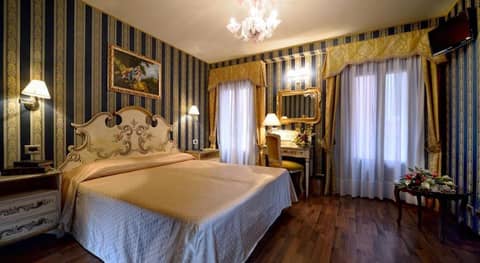 Hotel Lux — photo 8