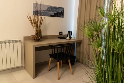Hotel Pontemare — hotel room