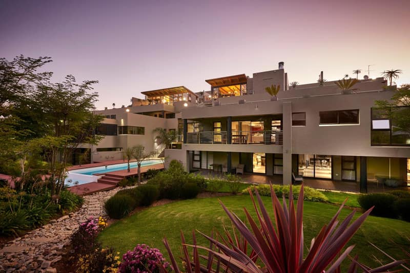 Dynasty Forest Sandown Self Catering Hotel — building