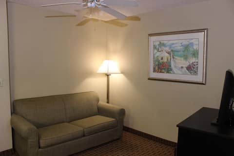 Baymont Inn & Suites by Wyndham Fort Myers I-75 — photo 2