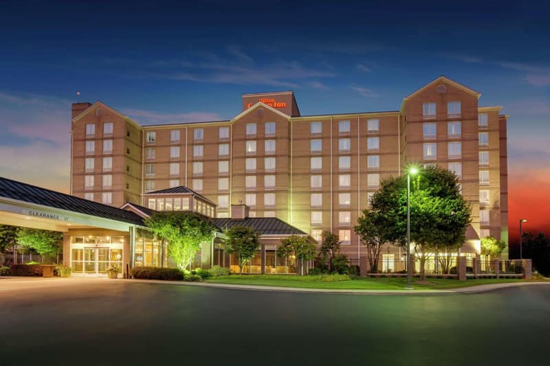 Hilton Garden Inn Louisville Airport — building