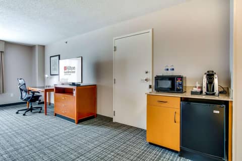 Hilton Garden Inn Louisville Airport — photo 9