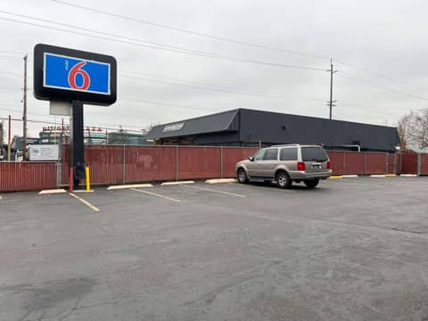 Motel 6 Portland OR Southeast — photo 5