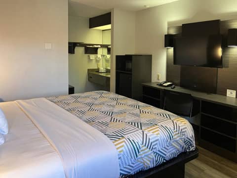 Motel 6 Portland OR Southeast — photo 6