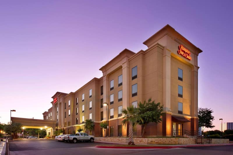 Hampton Inn and Suites San Antonio Airport — building