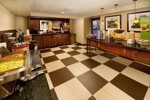 Hampton Inn and Suites San Antonio Airport — photo 2