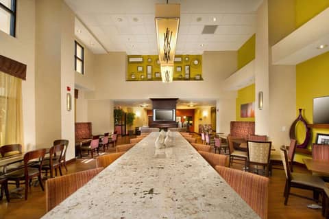 Hampton Inn and Suites San Antonio Airport — photo 3