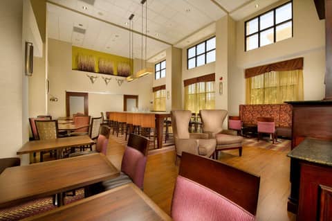 Hampton Inn and Suites San Antonio Airport — photo 9