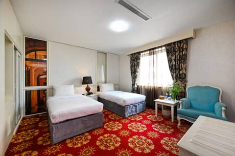 California Saigon Hotel & Rooftop Pool — photo 5