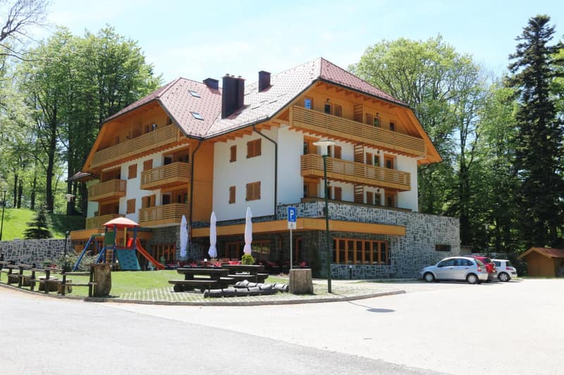 Aparthotel Snjezna Kraljica — building
