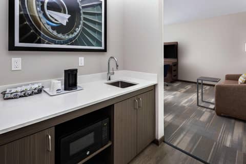 Hampton Inn & Suites San Diego Airport Liberty Station — photo 3