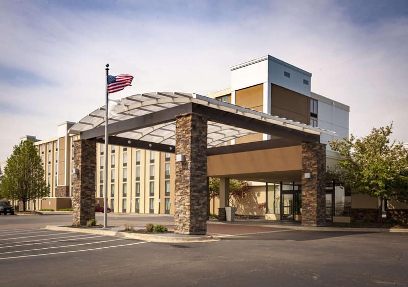 Best Western Plus Strongsville Cleveland — building