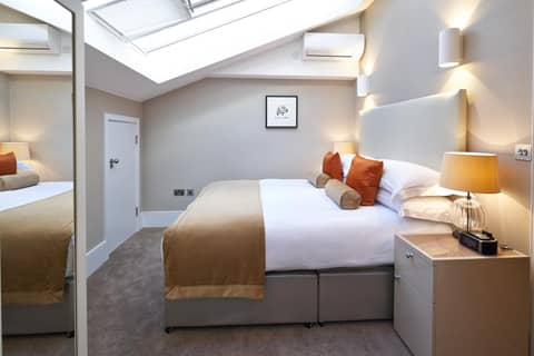 Cheval Knightsbridge — hotel room