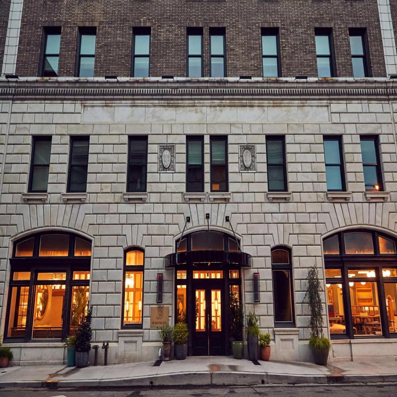 The Drayton Hotel Savannah, Curio Collection by Hilton — building