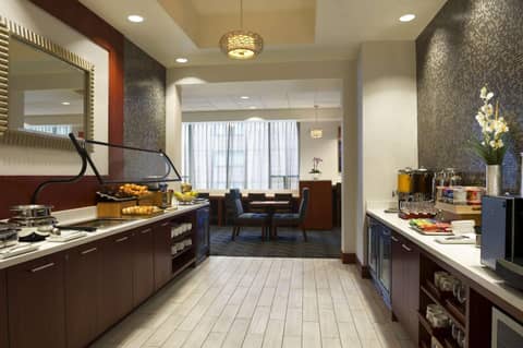 Hilton Chicago Magnificent Mile Suites — photo 2