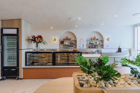 Aerotel Sydney - Inside International Terminal Airport — photo 9