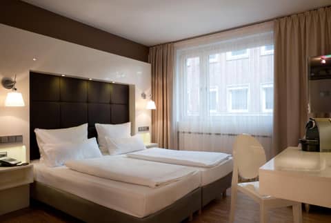 Hotel Santo — hotel room