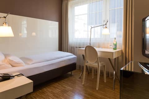 Hotel Santo — hotel room