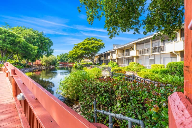 Park Shore Resort — building