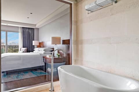 Manila Marriott Hotel at Newport World Resorts — photo 4