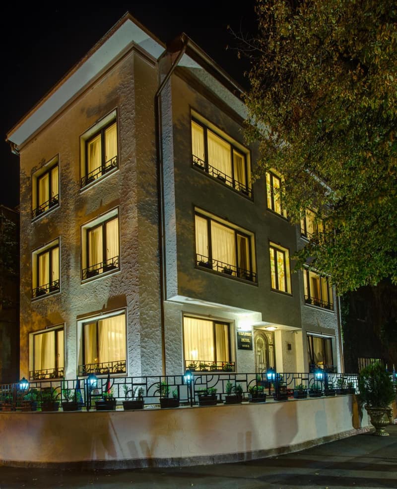 Vila Paris Boutique Hotel — building