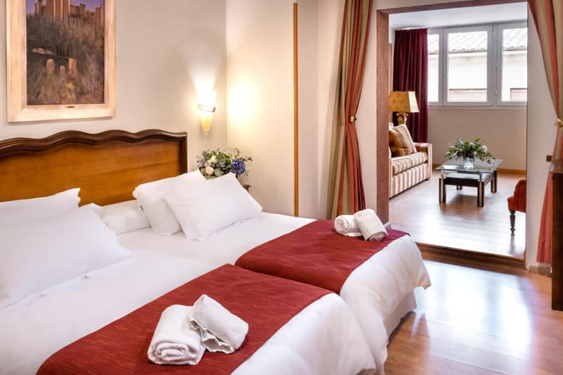 Hotel Reina Cristina — bedroom