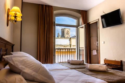 Hotel Reina Cristina — bedroom