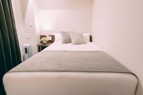 R Hotel Honmachi — bedroom