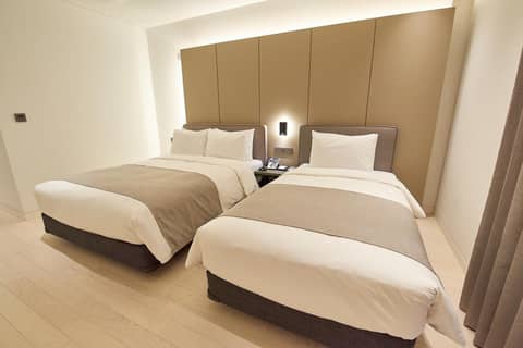 Busan City Hotel — hotel room