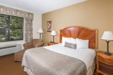 Baymont by Wyndham Asheville/Biltmore — photo 2