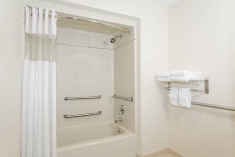 Baymont by Wyndham Asheville/Biltmore — photo 9