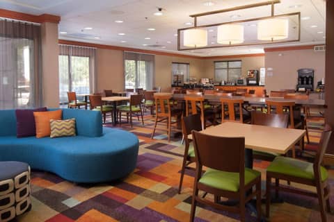 Fairfield Inn and Suites Atlanta Airport South/Sullivan Road — photo 8