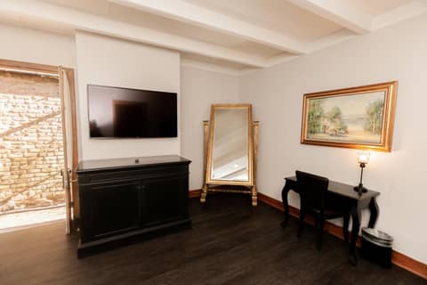 Chateau Hotel — photo 8
