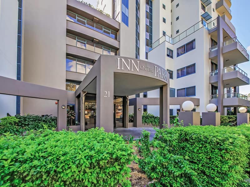 Inn on the Park Apartments — building