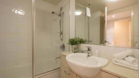 Inn on the Park Apartments — photo 9