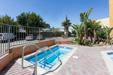 Ramada Plaza by Wyndham Garden Grove/Anaheim South — photo 8