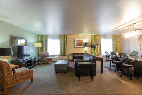 Oxford Suites Portland - Jantzen Beach — photo 5