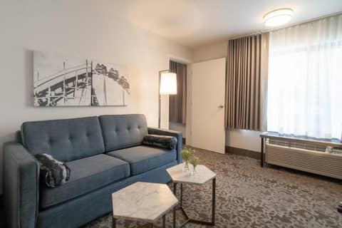 Oxford Suites Portland - Jantzen Beach — photo 7