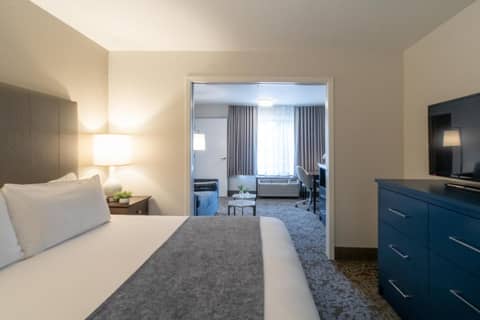 Oxford Suites Portland - Jantzen Beach — photo 9