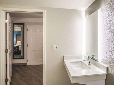 La Quinta by Wyndham Phoenix Chandler — photo 4