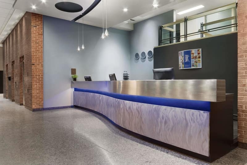 Travelodge Hotel by Wyndham Montreal Centre — photo 1