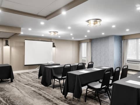 Holiday Inn Calgary Airport by IHG — photo 5