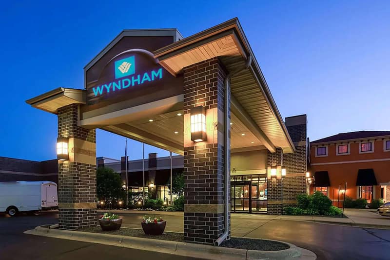 Wyndham Bloomington - Mall of America — building